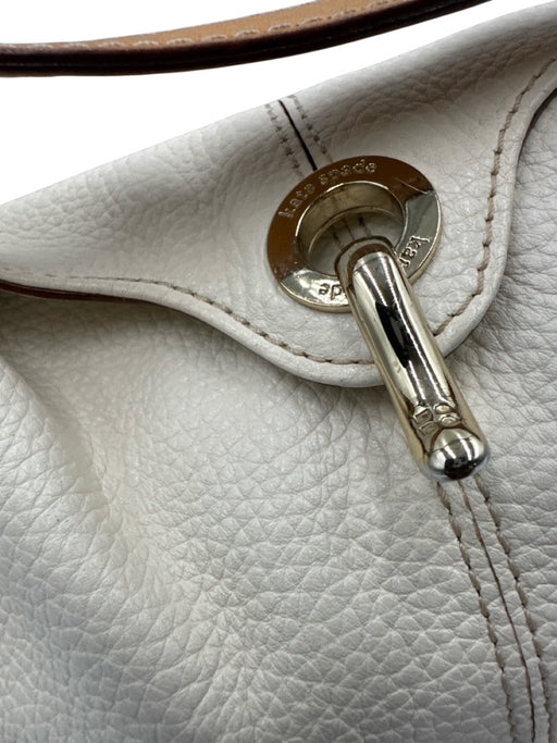 Kate Spade White & Brown Leather Toggle Clasp Shoulder Strap Pebbled Bag White & Brown / S