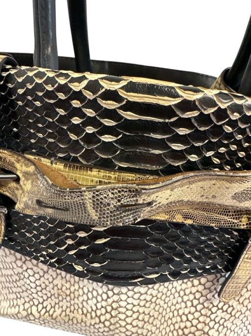 Reed Krakoff Beige & Black Leather Snake Embossed Hand Open Buckles Bag Beige & Black / M