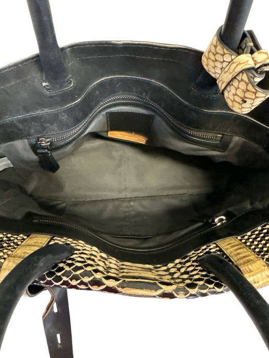 Reed Krakoff Beige & Black Leather Snake Embossed Hand Open Buckles Bag Beige & Black / M