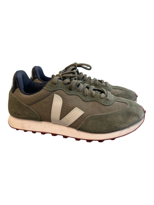 Veja Shoe Size 8 Green Suede Round Toe Embroidered Logo Lace Up Sneaker Sneakers Green / 8