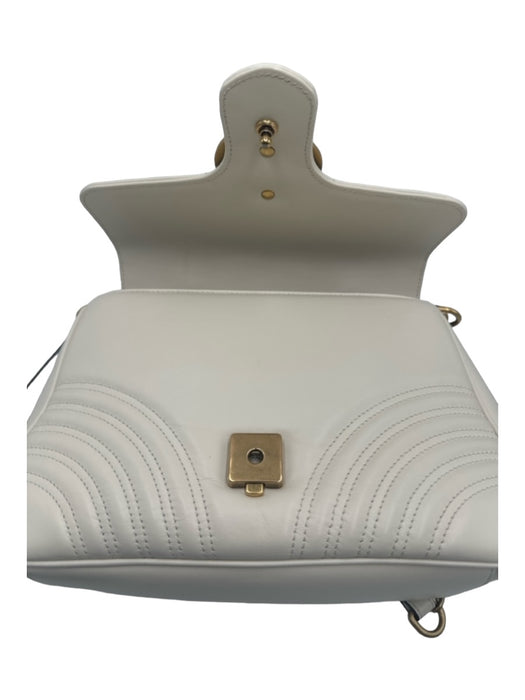 Gucci White & Gold Leather Quilted Flap Gold Logo Handbag & Crossbody Bag White & Gold / M