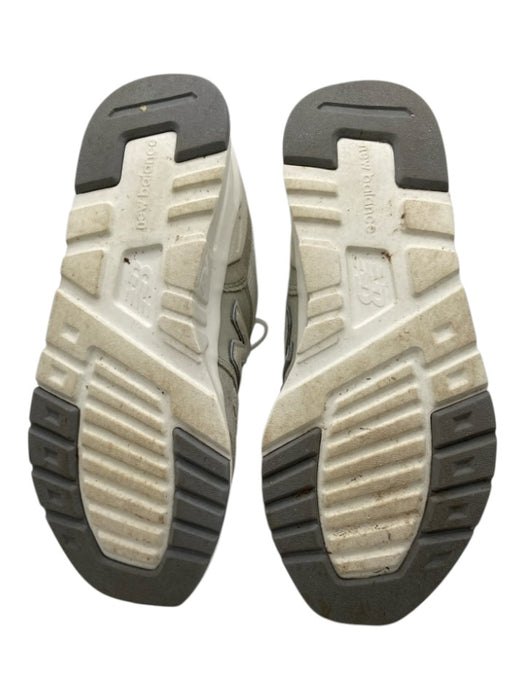 New Balance Shoe Size 7 Beige & Gray Suede & Synthetic Lace Up Athletic Sneakers Beige & Gray / 7