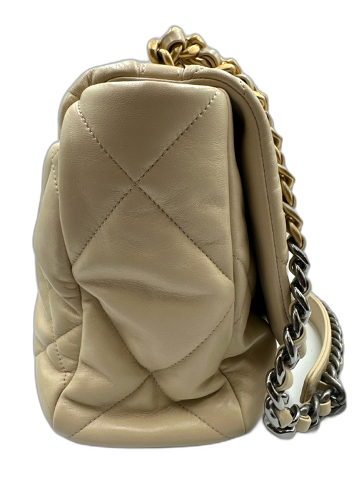 Chanel Beige Leather turn lock Quilted Flap Two Tone Chain Bag Beige / Large