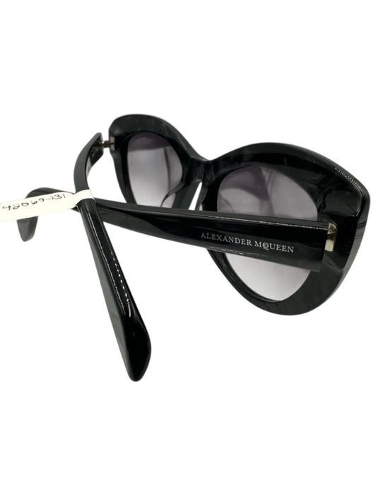 Alexander McQueen Black Acetate Gradient Lens Cat Eye Sunglasses Black
