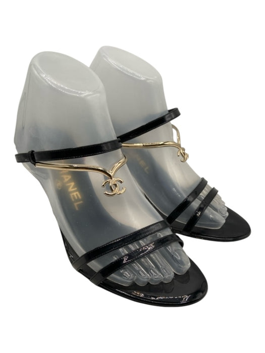 Chanel Shoe Size 39 Black & Gold Patent Leather Strappy Charm Logo Sandals Black & Gold / 39