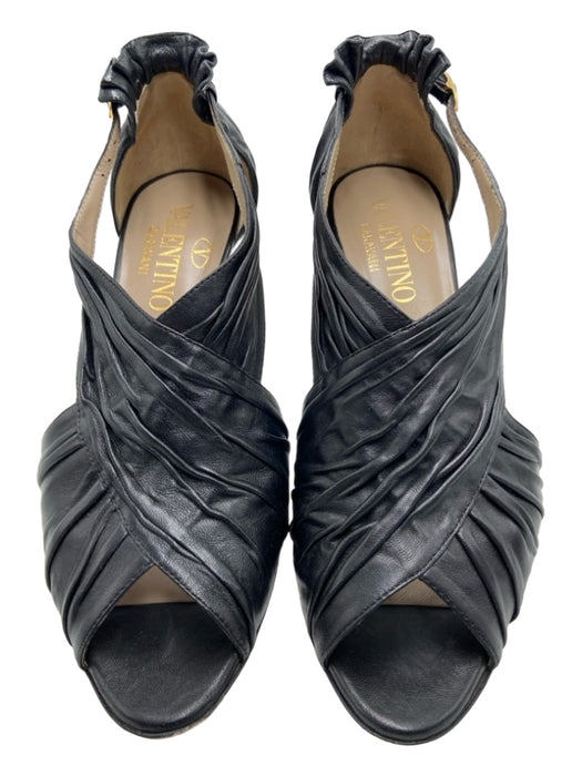 Valentino Garavani Shoe Size 39.5 Black Leather Peep Toe Gathered Cutout Pumps Black / 39.5