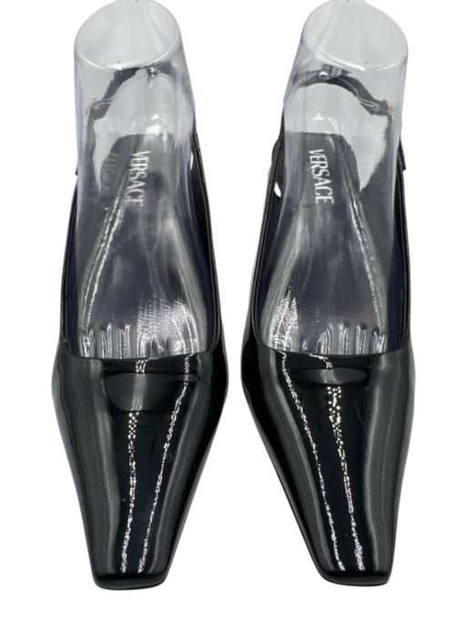 Versace Shoe Size 40 Black Patent Leather Gold Tone Hardware Metal Heel Pumps Black / 40
