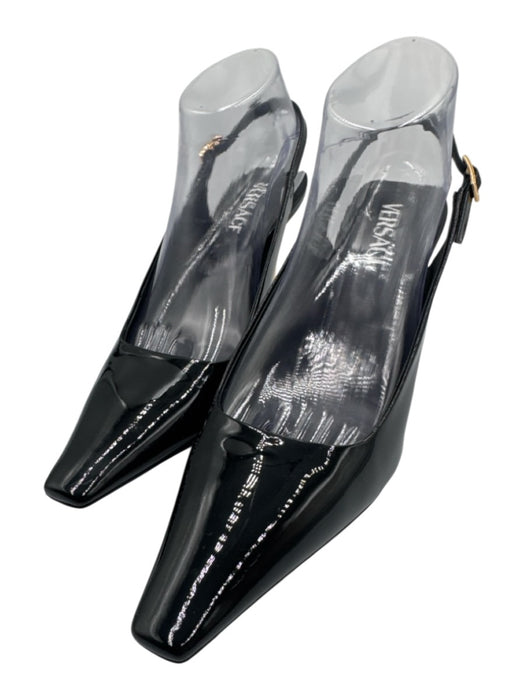 Versace Shoe Size 40 Black Patent Leather Gold Tone Hardware Metal Heel Pumps Black / 40