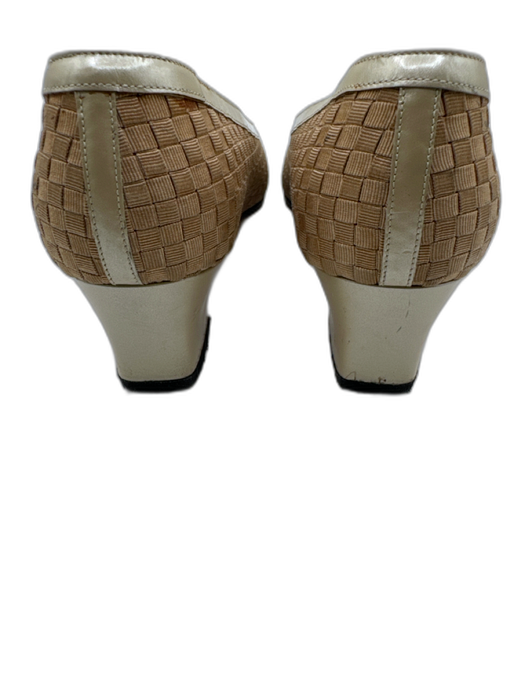 Salvatore Ferragamo Shoe Size 8 Beige & Gold Patent Leather Block Heel Pumps Beige & Gold / 8