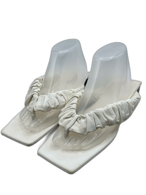 Khaite Shoe Size 40 White Leather Square Toe Square Heel Thong Sandals White / 40