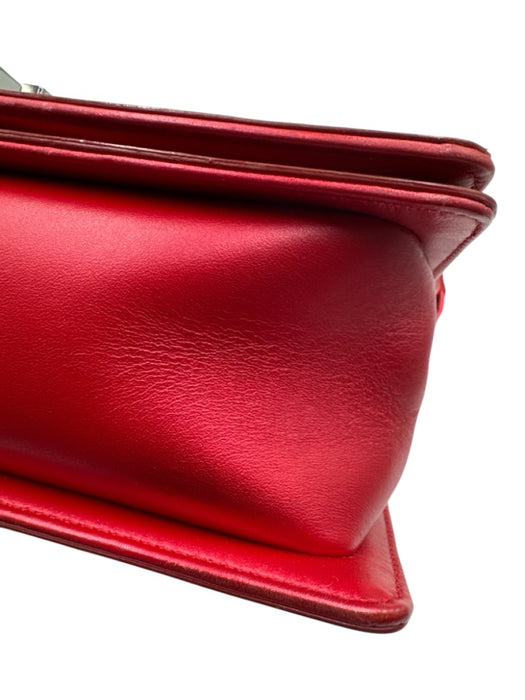 Chanel Metallic Red Patent Leather Flap Quilted Gunmetal Hardware Bag Metallic Red / Small