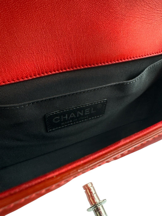 Chanel Metallic Red Patent Leather Flap Quilted Gunmetal Hardware Bag Metallic Red / Small