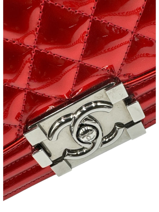 Chanel Metallic Red Patent Leather Flap Quilted Gunmetal Hardware Bag Metallic Red / Small
