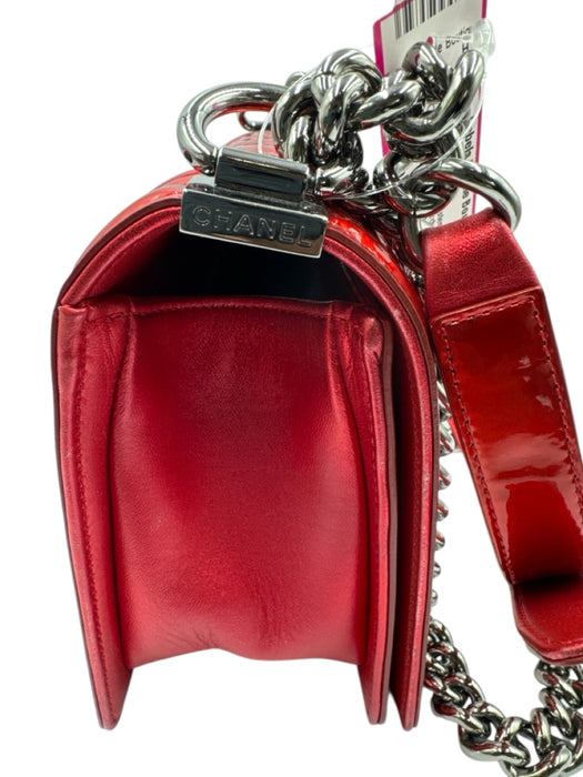 Chanel Metallic Red Patent Leather Flap Quilted Gunmetal Hardware Bag Metallic Red / Small