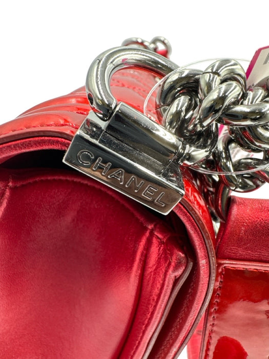 Chanel Metallic Red Patent Leather Flap Quilted Gunmetal Hardware Bag Metallic Red / Small
