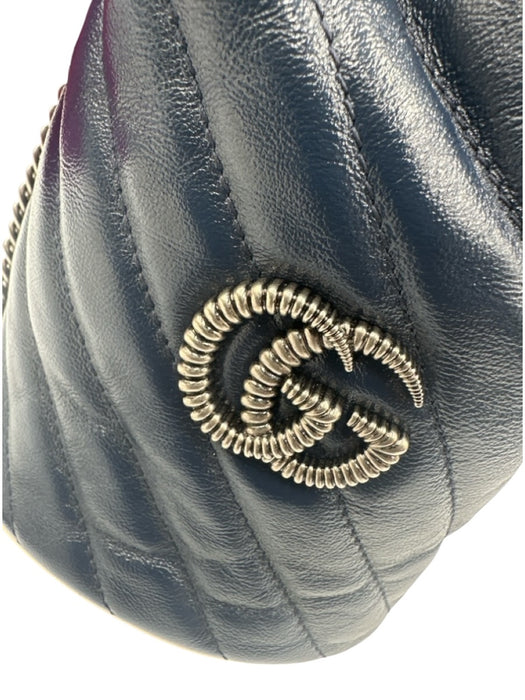Gucci Navy Blue & White Leather Marmont GG Logo Chain Strap Bucket Bag Navy Blue & White / Mini