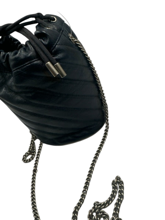 Gucci Navy Blue & White Leather Marmont GG Logo Chain Strap Bucket Bag Navy Blue & White / Mini