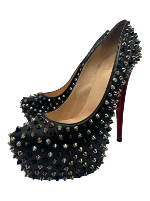 Christian Louboutin Shoe Size 40 Black & Gold Leather Spike Detail Shoes Black & Gold / 40