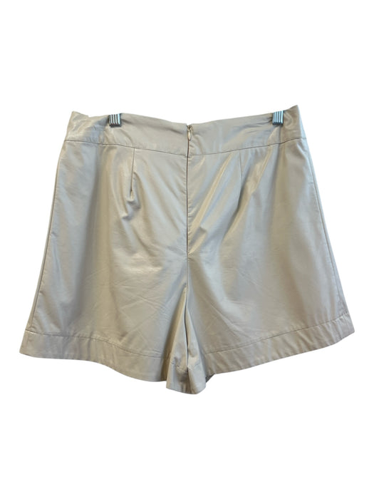 Karlie Size Large Beige Cotton Blend Pleather Back Zip Pleated High Rise Shorts Beige / Large