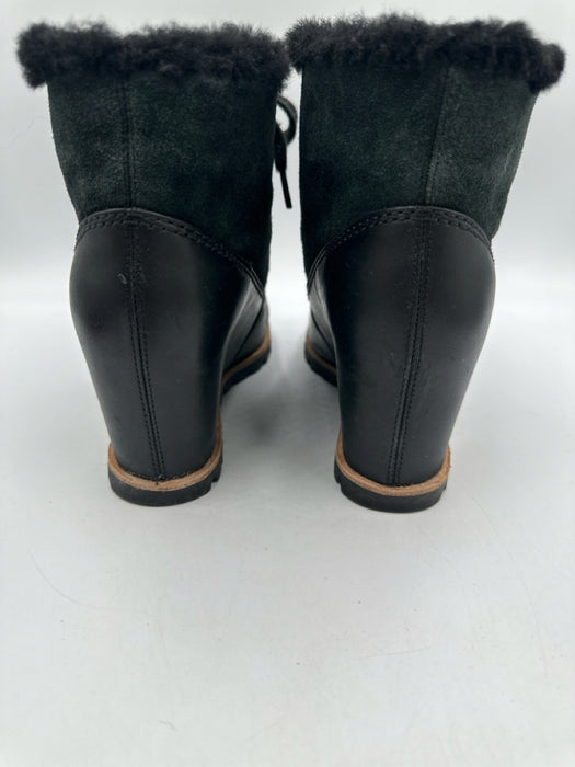 Ugg Shoe Size 6 Black Leather Upper Shearling Lined Lace Up Wedge Ankle Booties
