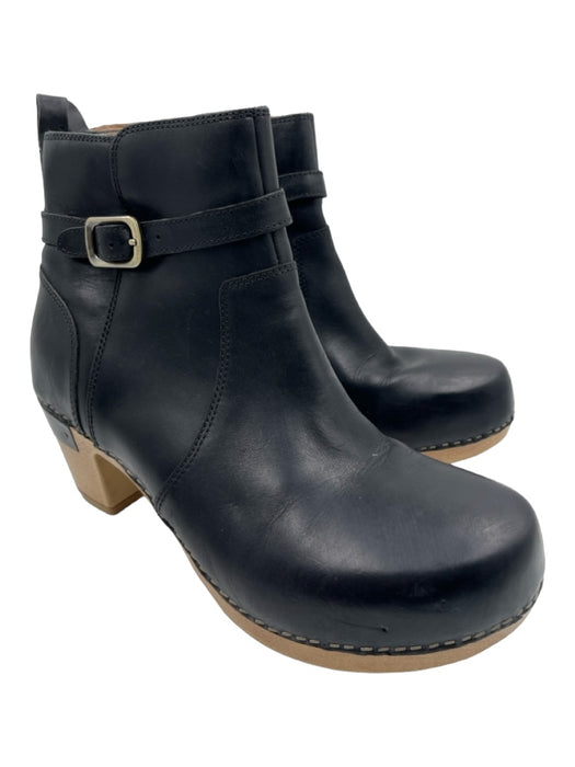 Dansko hotsell booties black