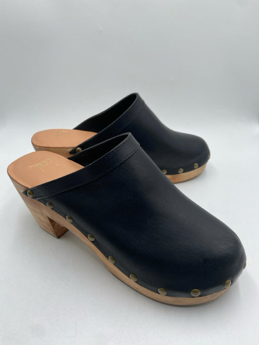 Beek Shoe Size 10 Black & Beige Leather round toe Wood Sole Stud Detail Clogs