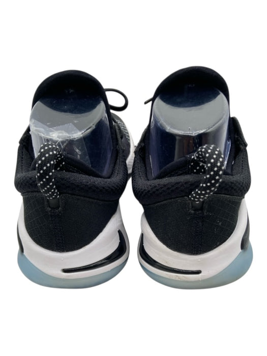 Nike Shoe Size 8.5 Black & White Synthetic Knit lace up Running Sneakers Black & White / 8.5