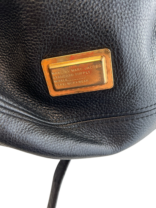 Marc By Marc Jacobs Black Leather Gold hardware Magnetic Snap Inside Pocket Bag Black