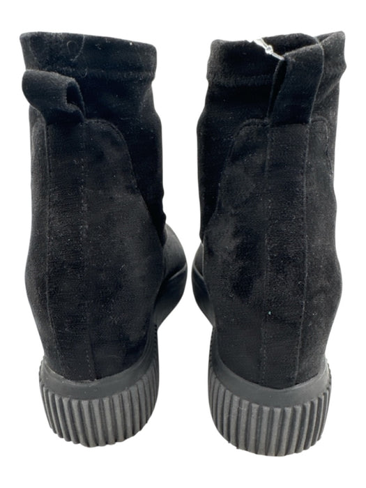 Steve Madden Shoe Size 7.5 Black Suede Round Toe Rubber Sole Platform Booties Black / 7.5