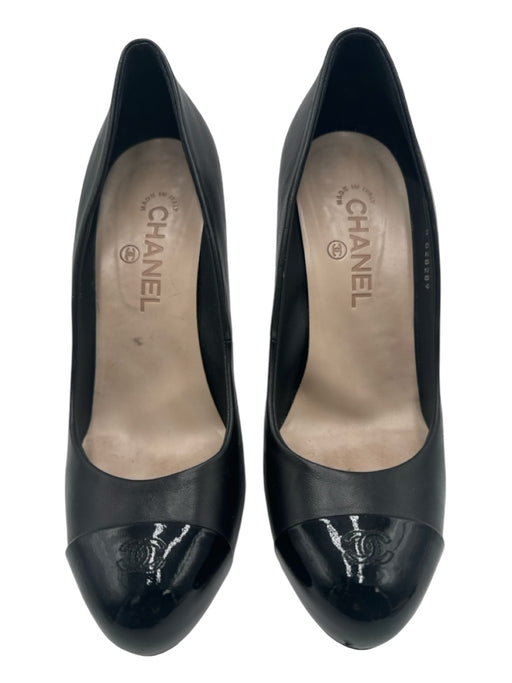 Chanel Shoe Size 39.5 Black Leather & Patent Leather Almond Toe Logo Pumps Black / 39.5