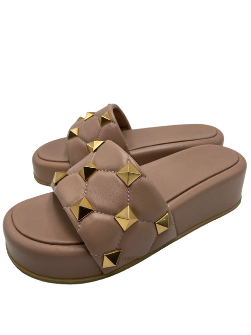 Valentino Shoe Size 38.5 Beige & Gold Leather Studded Platform Slides Sandals Beige & Gold / 38.5