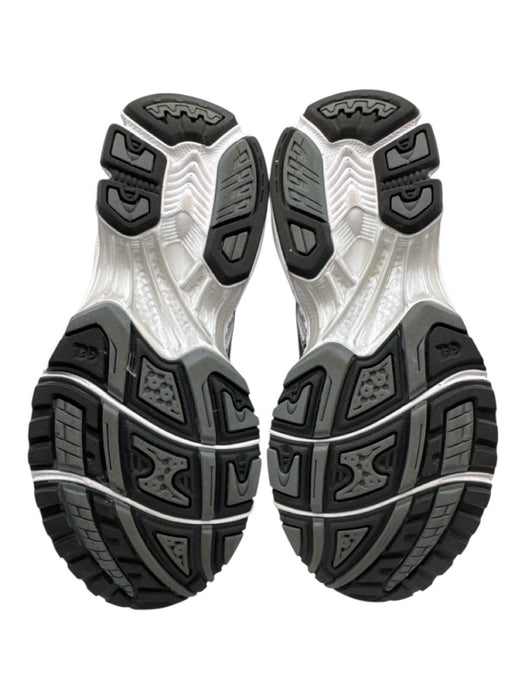 Asics Shoe Size 7 Silver, White, Beige Synthetic Mesh Lace Up Sneakers Silver, White, Beige / 7