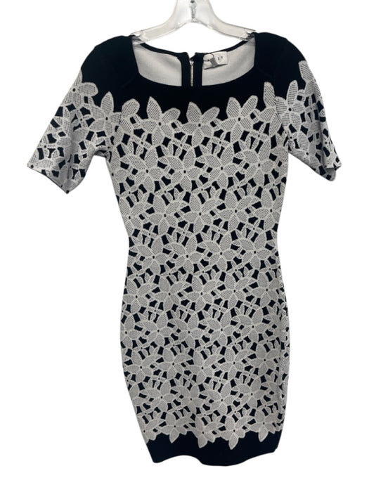 Milly Size S Black & White Rayon Blend Knit Floral Jacquard Short Sleeve Dress Black & White / S