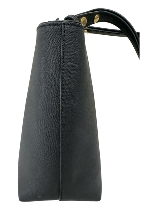 Tory Burch Black Leather One Strap Magnetic Clasp Bag Black / S