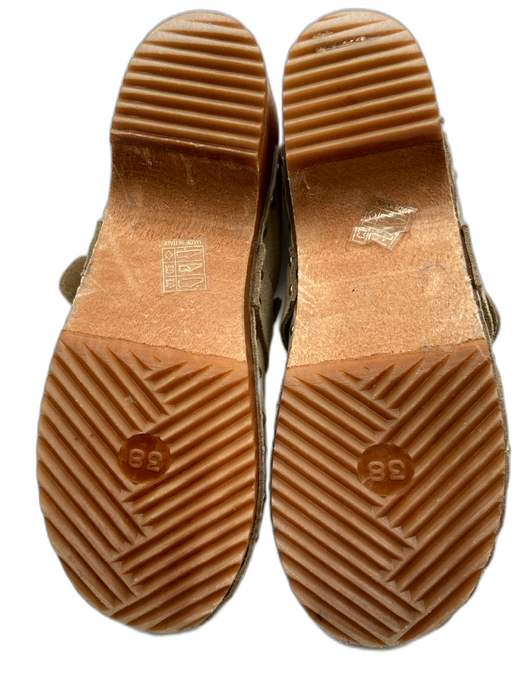 275Central Shoe Size 38 Beige Suede Wooden Sole Buckle Detail Clogs Beige / 38