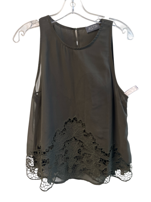 ASTR Size Medium Green Polyester Round Neck Sleeveless Lace Cuts Semi Sheer Top Green / Medium