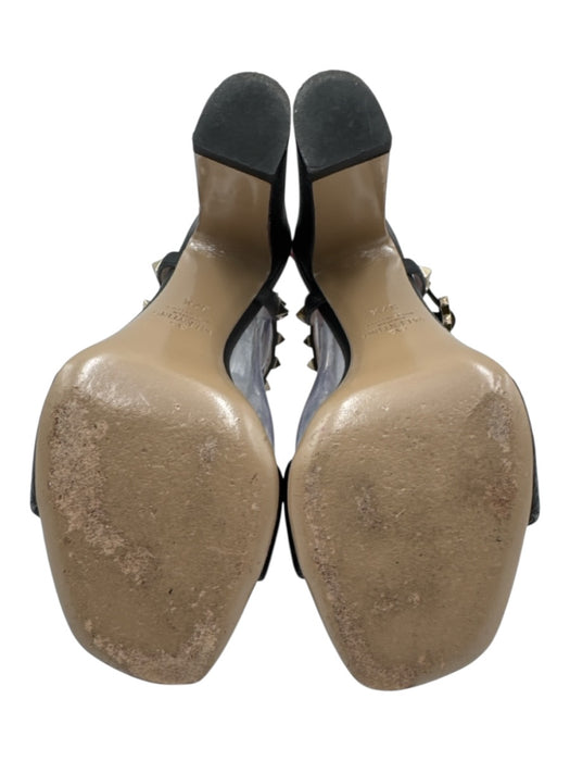Valentino Garavani Shoe Size 37.5 Black Leather Upper Gold Tone Details Sandals Black / 37.5