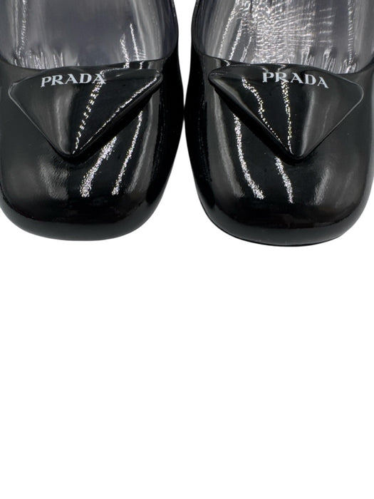 Prada Shoe Size 37 Black & White Patent Leather Square Toe Triangle Logo Pumps Black & White / 37