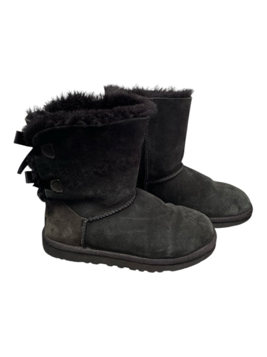 Ugg Shoe Size 7 Black Suede Fur interior Bows Round Toe Ankle Boots Black / 7