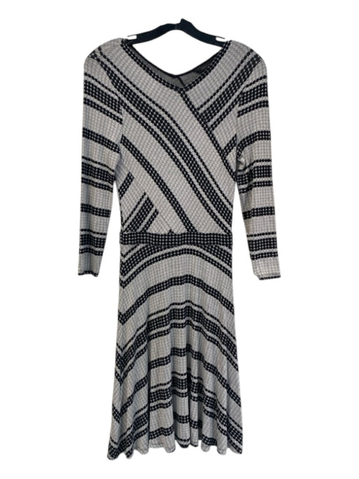 BCBGeneration Size XS Cream & Black Cotton Blend Printed V Neck Flowy Dress Cream & Black / XS