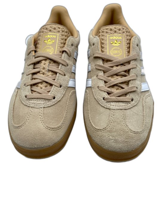 Adidas Shoe Size 6.5 Beige & White Suede Low Top Lace Up Sneakers Beige & White / 6.5