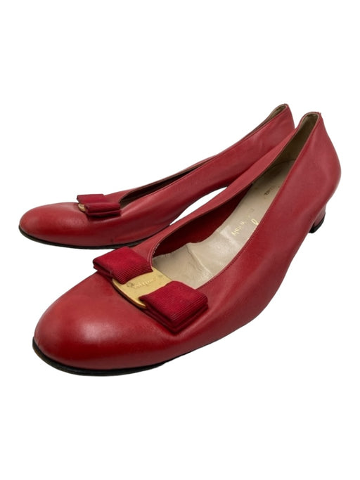 Salvatore Ferragamo Shoe Size 9.5 Red Leather round toe Kitten Heel Pumps Red / 9.5