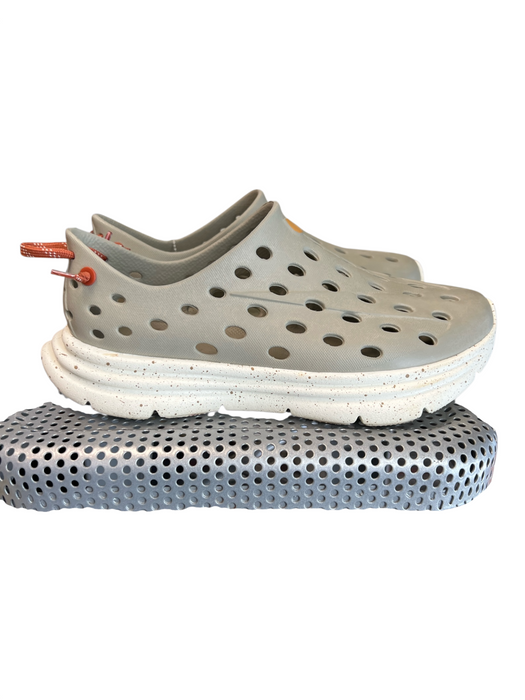 Kane Shoe Size 8 Light Gray Round Almond Toe Perforated Back Pull Shoes Light Gray / 8