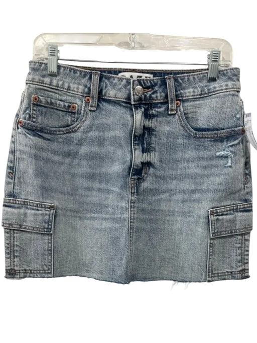 DAZE Size 28 Light Wash Cotton Blend Denim Cargo Pockets Button & Zip Fly Skirt Light Wash / 28