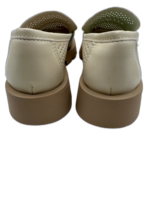 Dolce Vita Shoe Size 7 Cream Manmade Material Perforated Round Toe Loafers Cream / 7