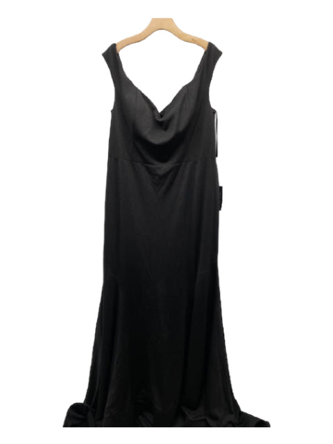 La Femme Size 20 Black Gown Black / 20