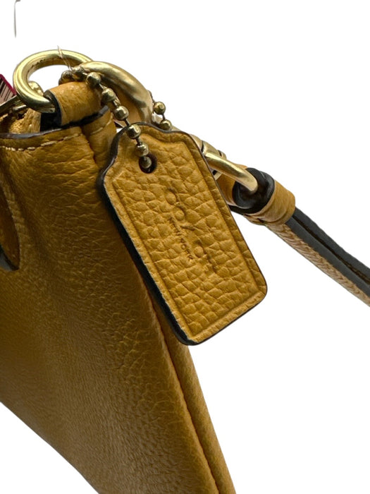 Coach Yellow Orange Pebbled Leather Wristlet Zip Close Wallets Yellow Orange