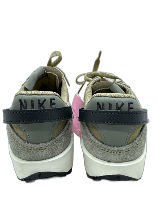 Nike Shoe Size 9 Green & White Synthetic Low Top Men's Shoes Green & White / 9