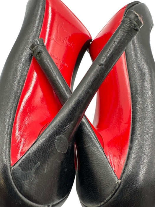 Christian Louboutin Shoe Size 37 Black Leather Pointed Toe Closed Toe Pumps Black / 37