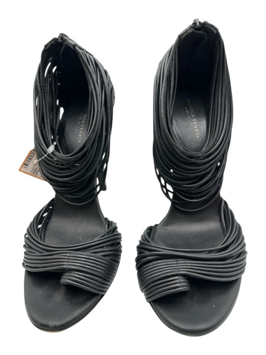 Bottega Veneta Shoe Size 37 Black Leather Toe Strap Multi Strand Back Zip Pumps Black / 37